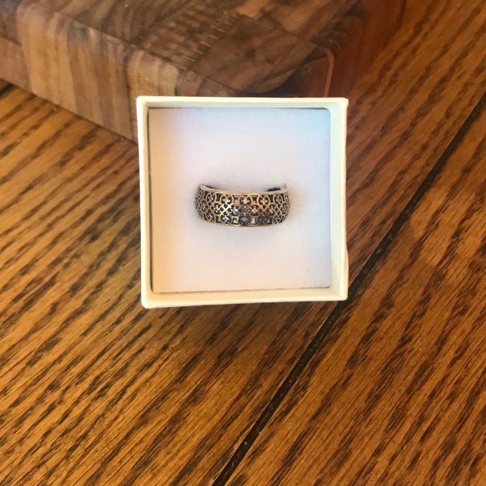 Pandora ring